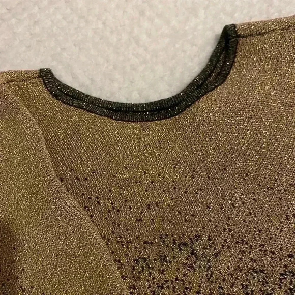 Adrienne Vittadinni Rose Gold Ombré sweater with cold shoulders size large - Picture 4 of 8